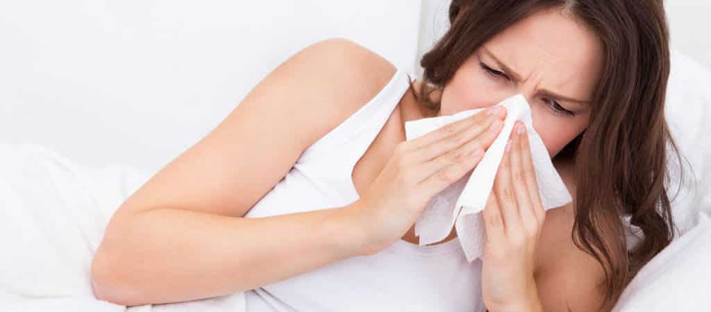Die kalte Jahreszeit verursacht bei so manchem von uns eine Erkältung oder ein grippaler Infekt. Wussten Sie, dass Sie Ihr Immunsystem mit ausreichend erholsamen Schlaf stärken können und somit das Erkrankungsrisiko senken? Genau das haben jetzt Wissenschaftler nachgewiesen.